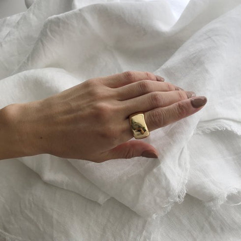 curvy ring